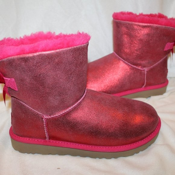 NIB UGG WOMEN'S GLISTEN MINI BAILEY BOW FUSCHIA WINTER BOOTS - Picture 2 of 8